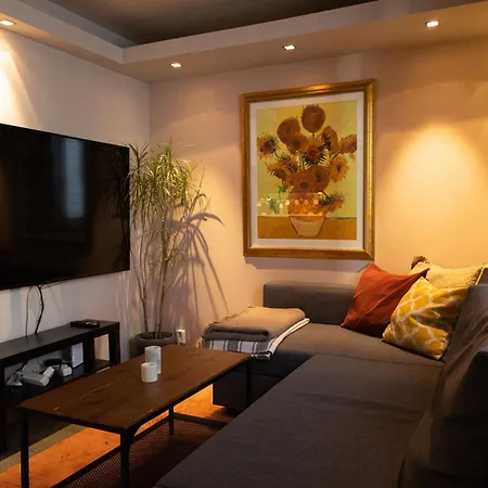 Private In Apartment