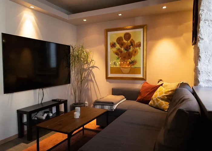 Private In Apartment