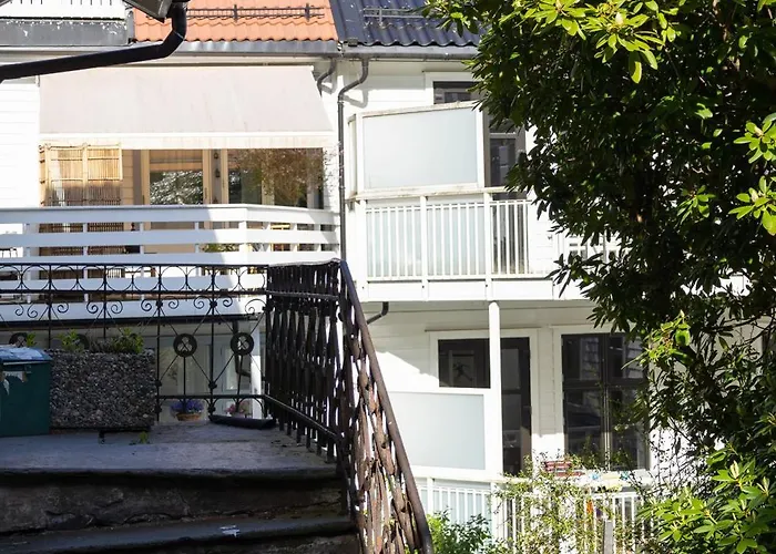 Private In Apartment *