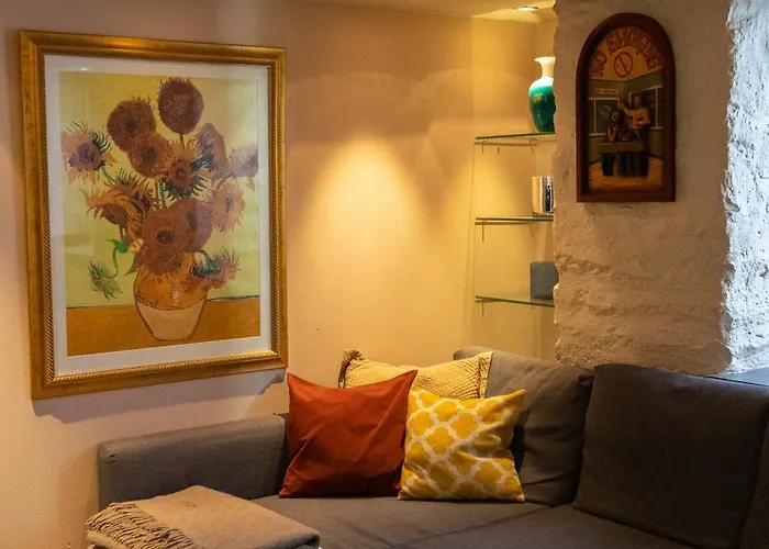 Private In Apartment