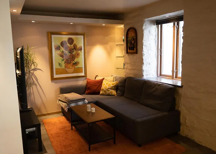 Private In Apartment