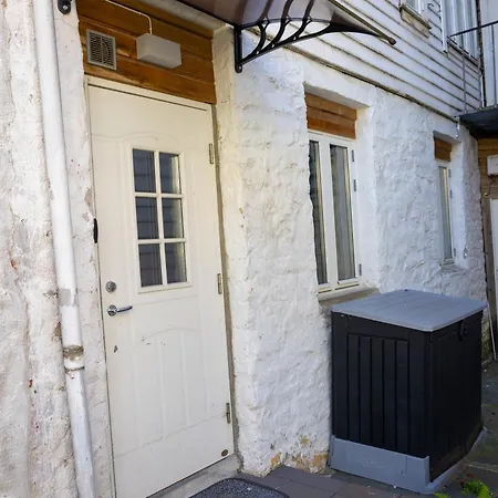 Private In Lejlighed *